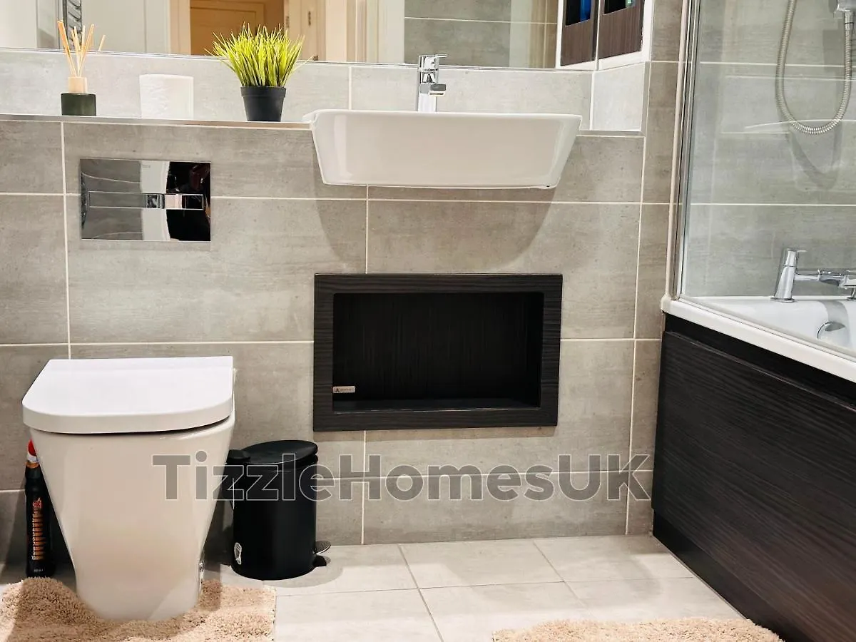 Tizzlehomesuk ロンドン 0*,