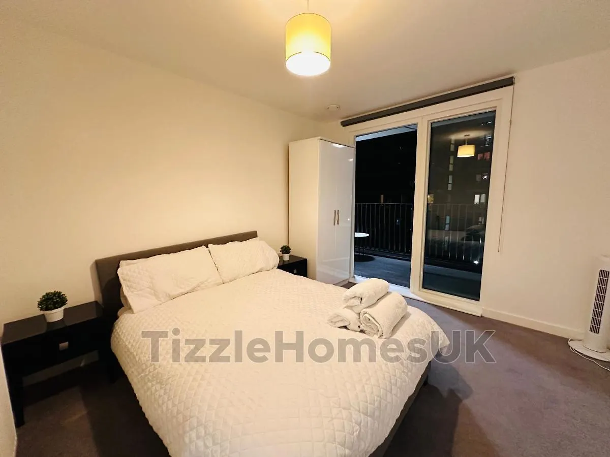 Tizzlehomesuk ロンドン 0*,  イギリス