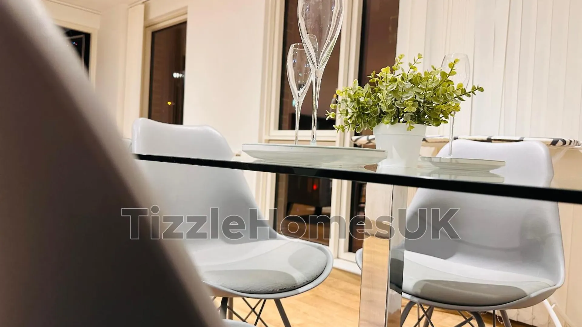 Tizzlehomesuk ロンドン アパート