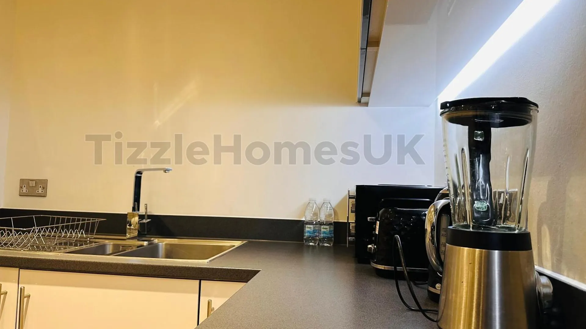 Tizzlehomesuk ロンドン